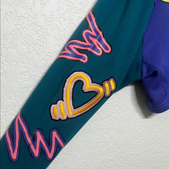 Adidas Original Graphic Cropped Hoodie - Picture 7 of 13